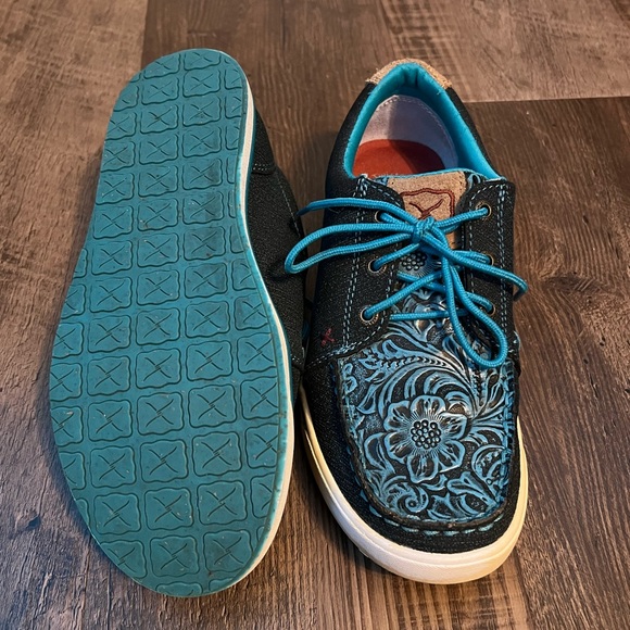 Women’s Turquoise Twisted X Lace Up Shoes Size 7 - Picture 2 of 3